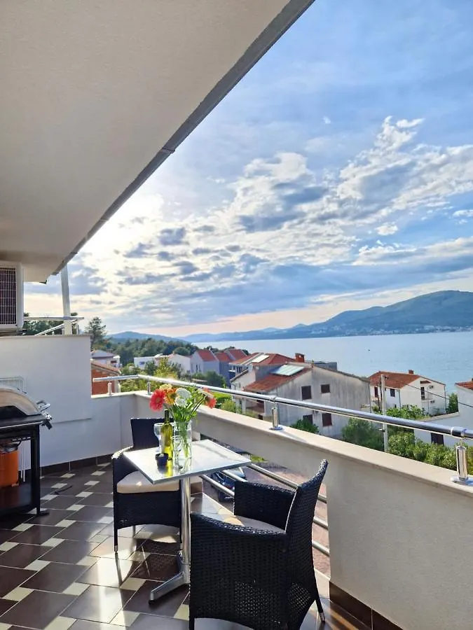 Apartments Silva With A View Of Sea Trogir Chorwacja
