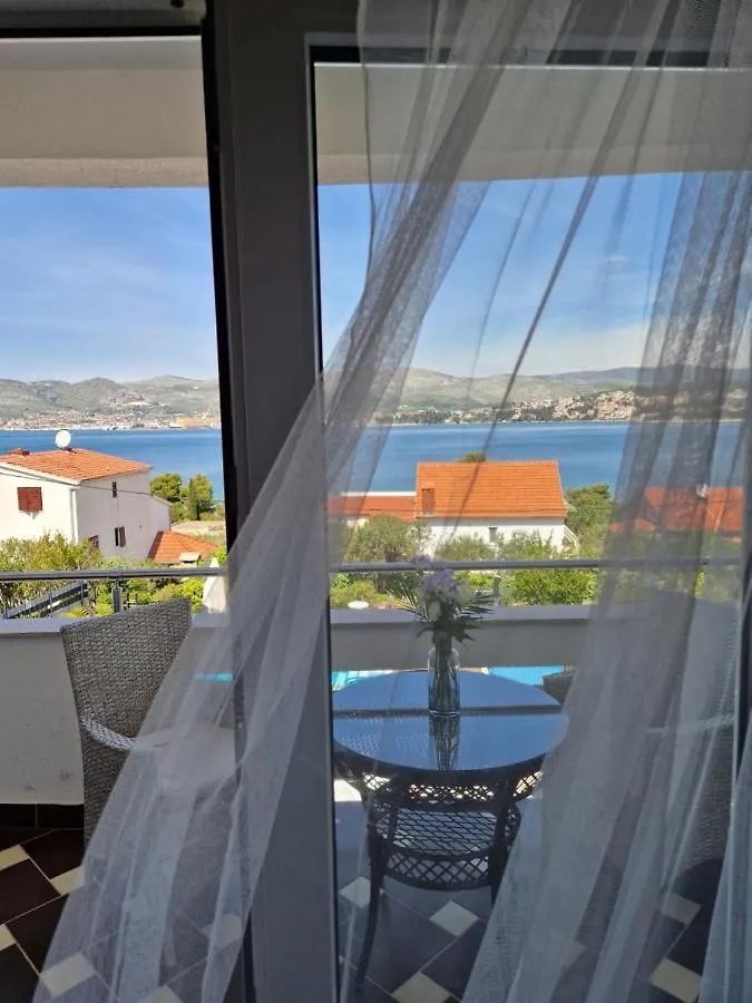 Apartments Silva With A View Of Sea Trogir