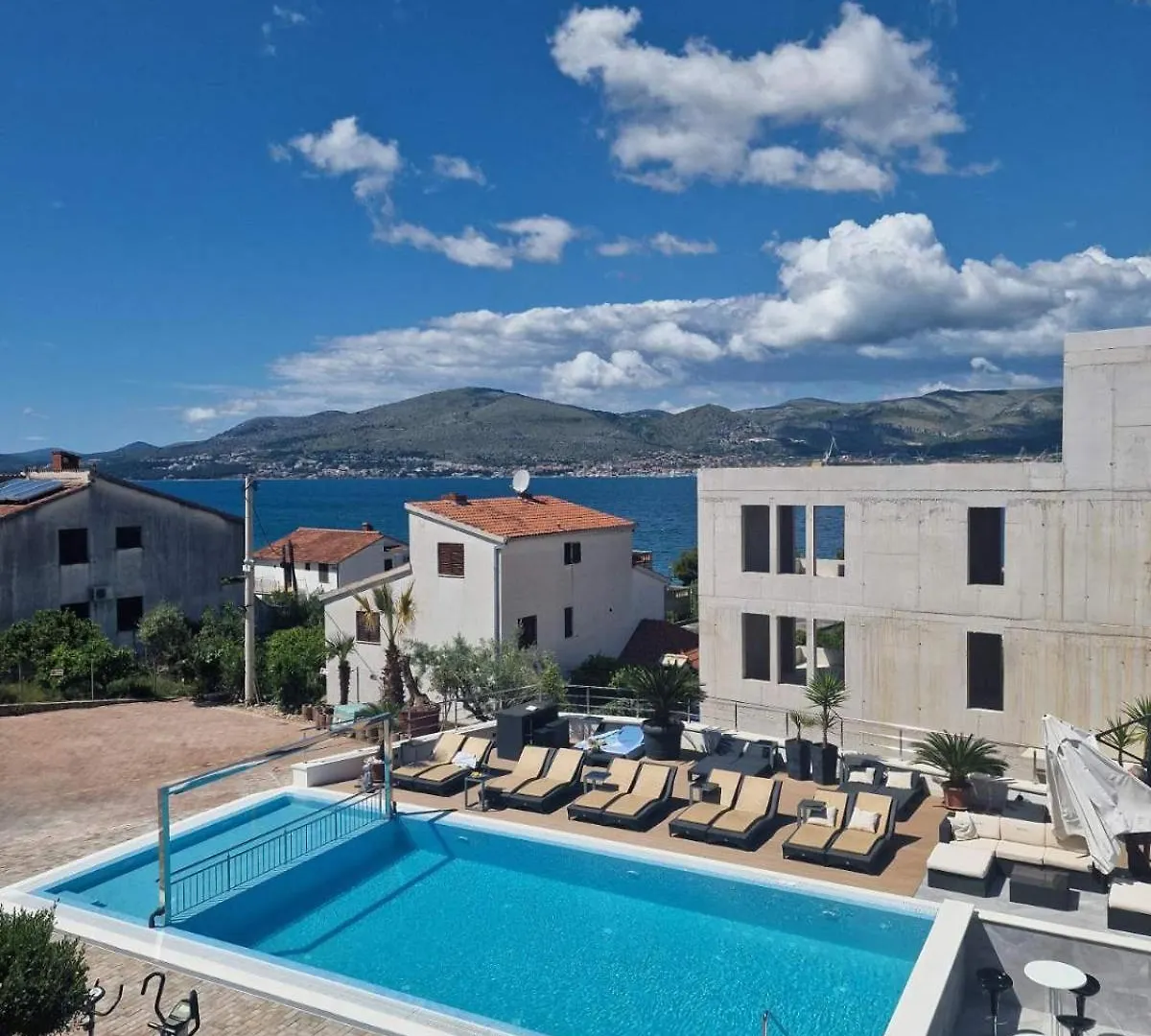 Apartments Silva With A View Of Sea Trogir
