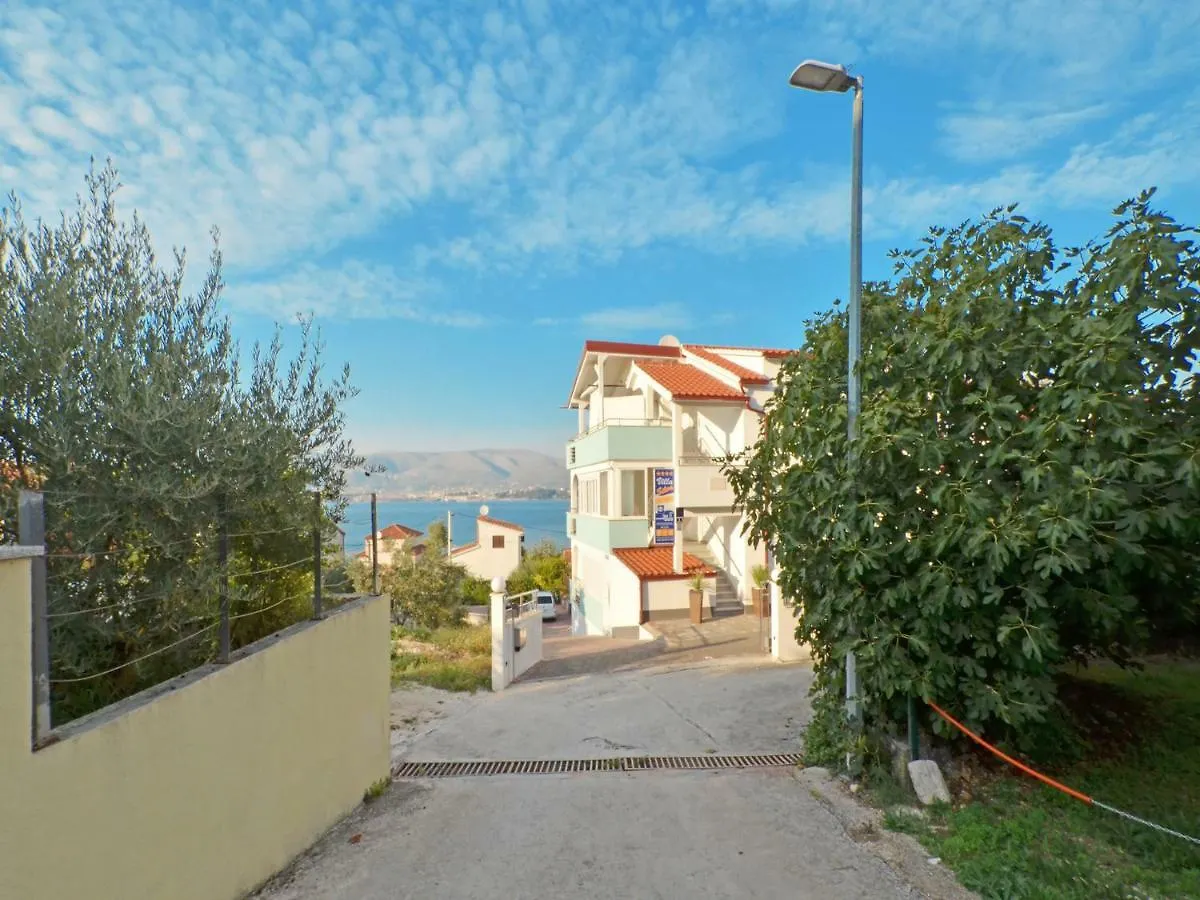 Apartments Silva With A View Of Sea Trogir
