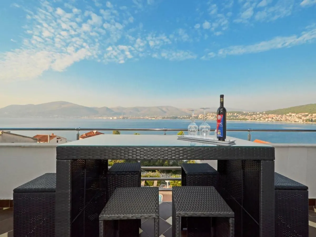 Apartments Silva With A View Of Sea Trogir